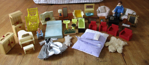 Dolls house furniture - , +