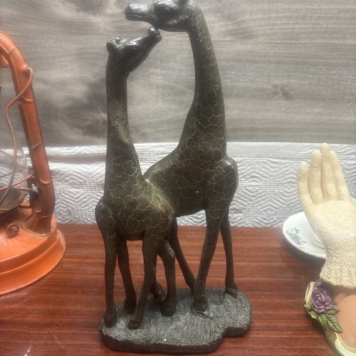 Giraffes statue bronze look - statue,