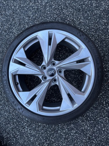 Audi alloy wheels s3 8y - 19”,