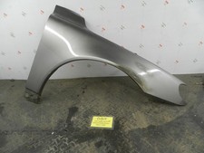107. 2007 VOLVO S80 D5. DRIVER SIDE FRONT WING GREEN DAMAGED