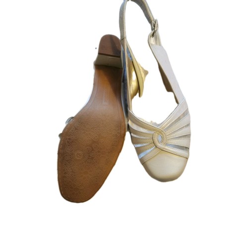 Sandals beige kitten - m, sandals.