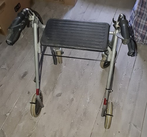 Wheelled folding walker - folding,