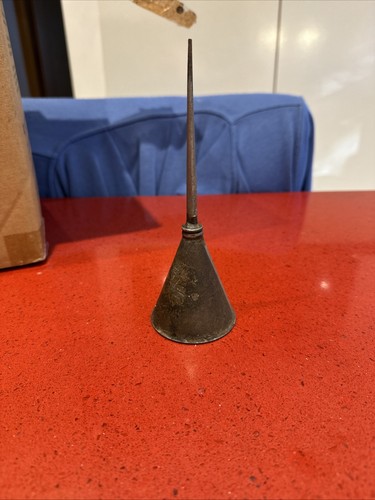 Vintage conical oil can - oil, thumb