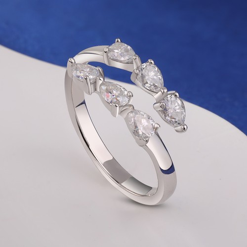 8cttw pear cut moissanite - pear,