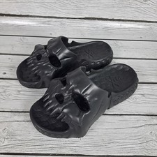 Skull Slippers Black Fun