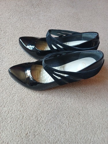 Clarks size country house - country,
