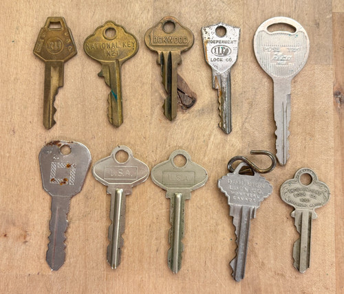 Lot vintage keys - lot, keys,