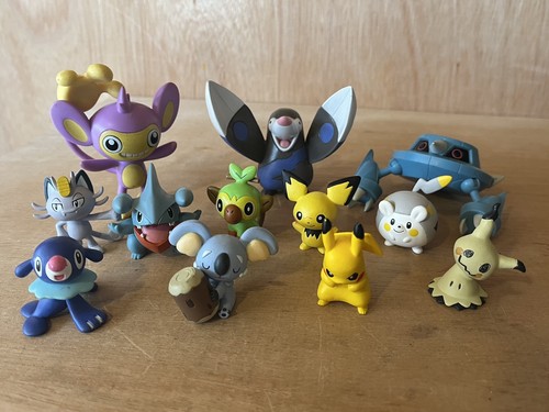 Pokemon figures bundle - pokemon,