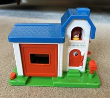 Vintage Tomy 1991 FunRuns House / Garage Playset
