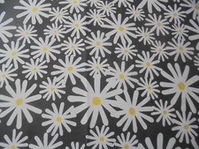 Pretty floral fabric. Daisy  flowers.