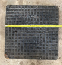 Cast Iron Solid Top Manhole Cover and Frame 600mm x 600mm x 25mm - A15