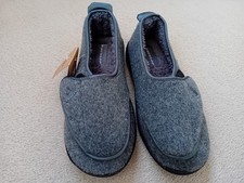 Dunlop unisex grey slippers, size 7 / 40, new with box
