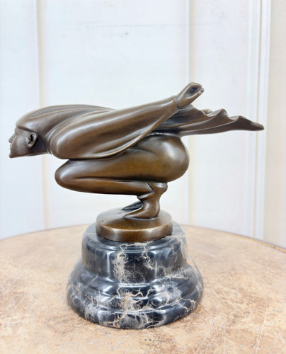 Bronze statue raging - statue, jester