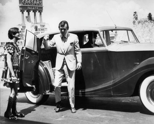 David janssen gets out - gets, his