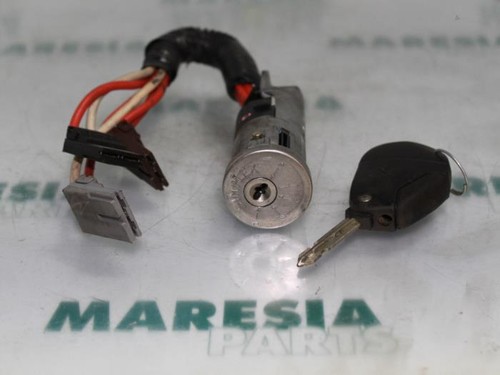 Lock cylinder for ignition