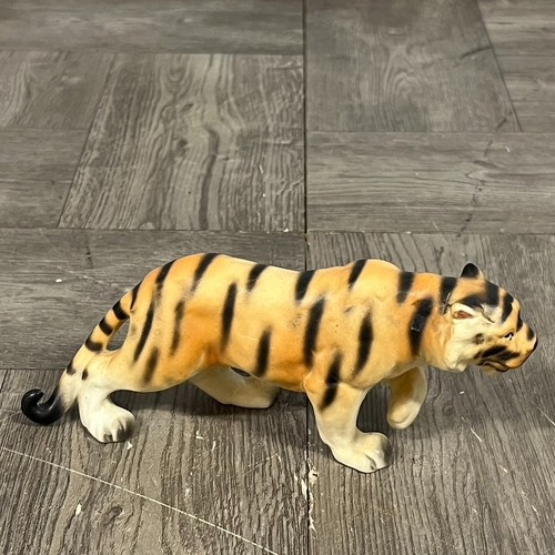 Hand painted ceramic - hand, tiger