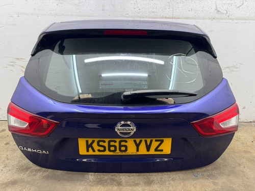 Nissan qashqai tailgate with - nissan,
