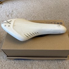 fizik Arione K1 Wingflex carbon saddle