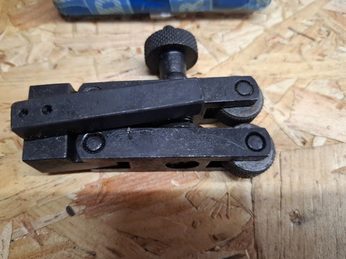 Knurling tool for - , lathe