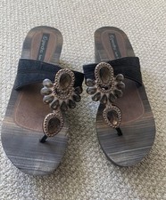 Women’s Grendha Wedge Heel Sandals. Size 4