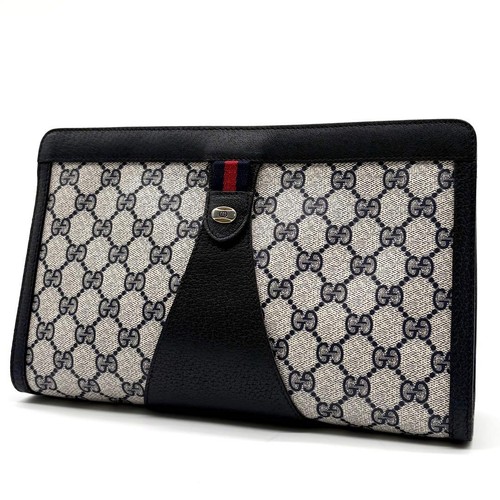 Good condition gucci clutch - condition,