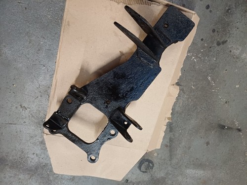 Jaguar type v12 - v12, alternator