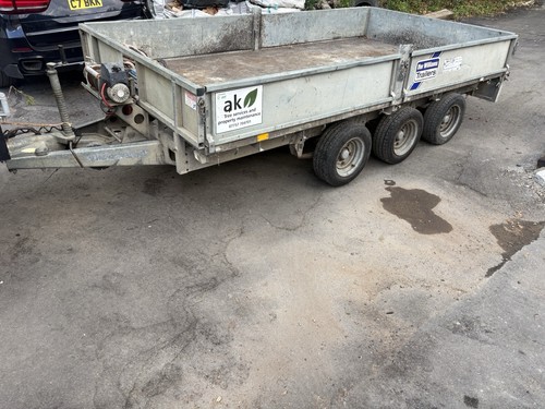 Ifor williams trailer triaxle - williams,