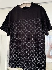 Louis Vuitton Men's T-Shirt