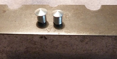 One pair aluminium jewels - one, (1st