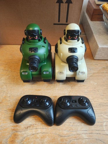 Two player infrared robot - player,