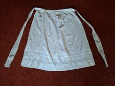Vintage Cotton Apron with embroidered lace decorstive hem. circa 1950s.