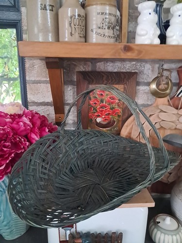 Vintage green woven basket - green,