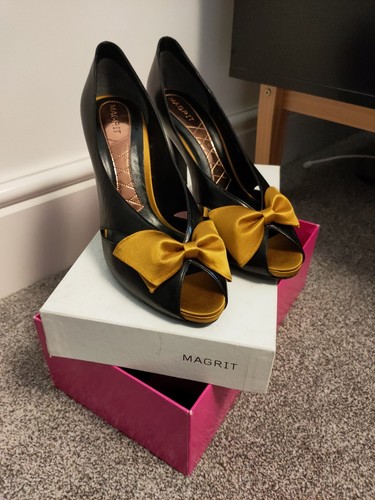 Ladies size uk - 39.5,