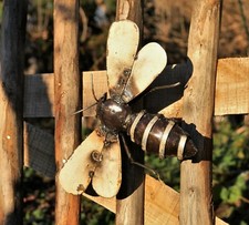 Metal Bee Garden Ornament Sculpture Art - Wall Art Recycled Bumblebee Insect