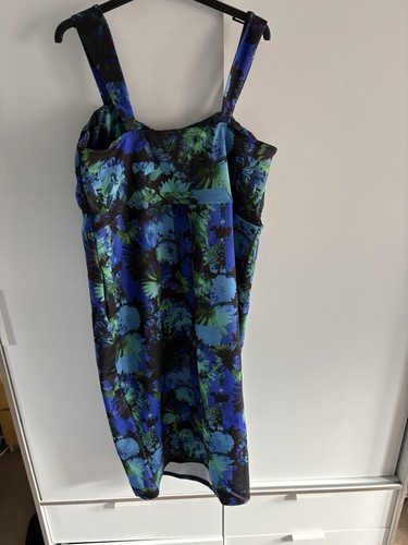 Women dress size - uk, 20
