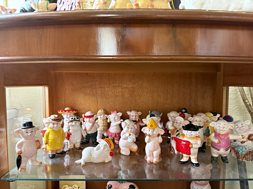 Danbury mint piggies - danbury,