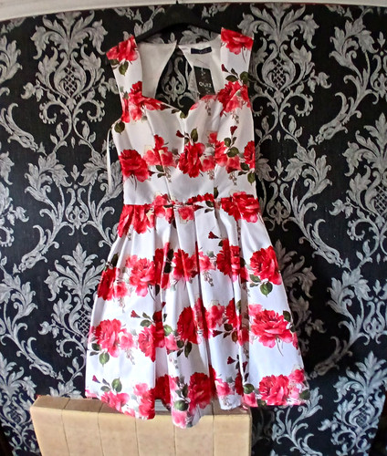 Quiz white red rose floral - white,