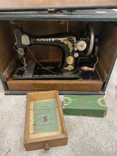 Antique Singer Sewing Machine In Original Box with the Crank Handle 1923 Model
