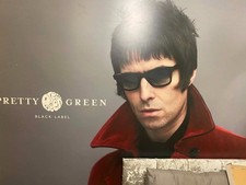 oasis memorabilia 1m x2m