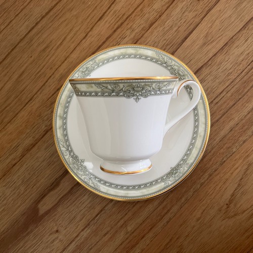 Mint royal doulton - mint,
