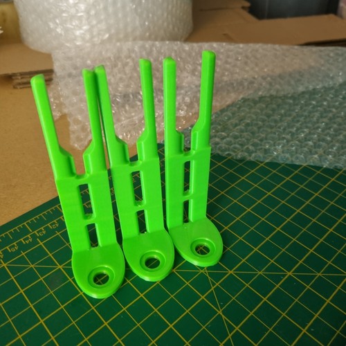Snag bars ears for - /,