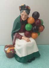 ROYAL DOULTON FIGURINES HN1315 "THE OLD BALLOON SELLER"