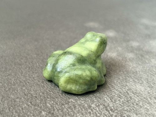 Natural malachite stone frog - natural,