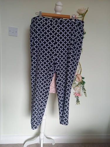 Black white trousers - white,