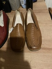 Ladies Size 5 Brown Shoes By