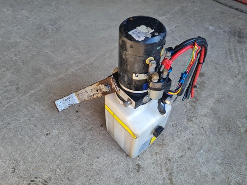 Tipper van hydraulic pump