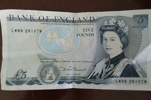 Bank england five pound - five,