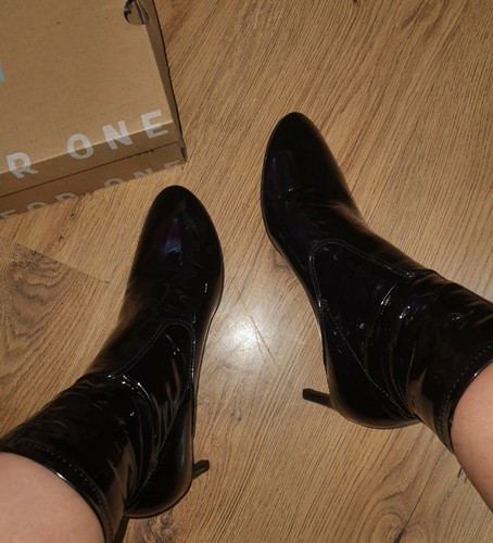 Zara black boots patent - patent, 5