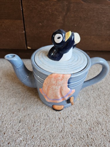 Penguin tea pot - penguin,