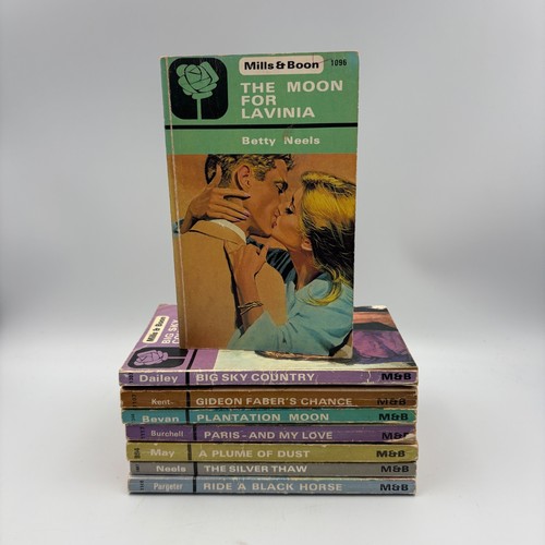 Mills boon book bundle x - boon,